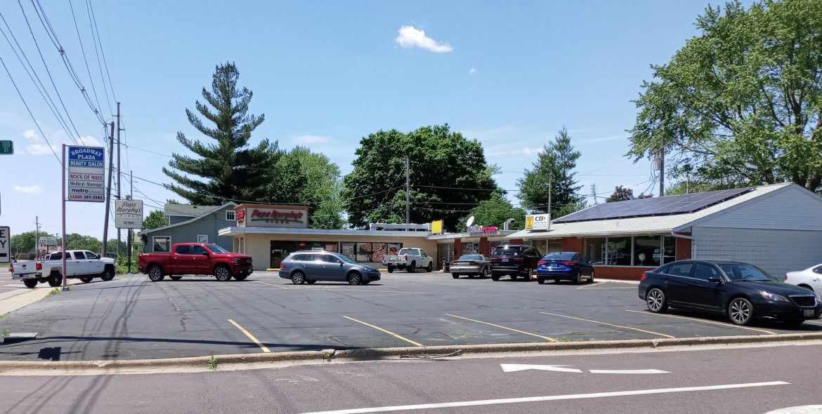 1807-1817 Broadway St, Pekin, IL – Shopping Plaza
