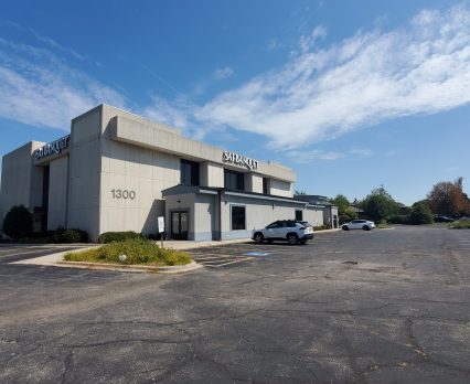 1300 Irving Park Rd, Streamwood, IL