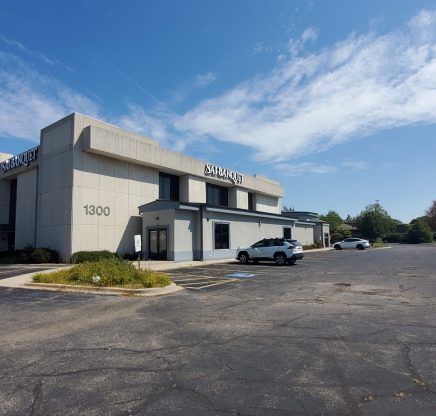 1300 Irving Park Rd, Streamwood, IL