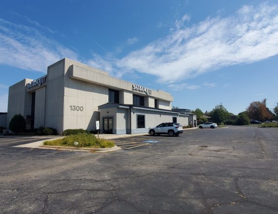 1300 Irving Park Rd, Streamwood, IL