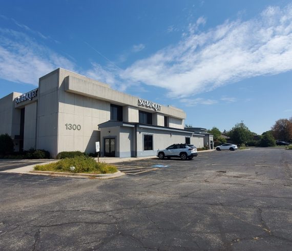 1300 Irving Park Rd, Streamwood, IL